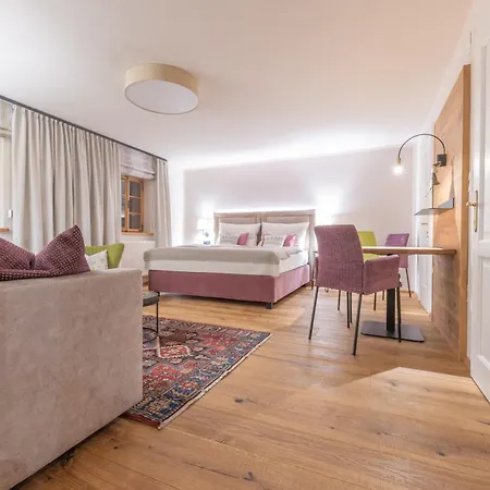 Apartment Modernes In Altem