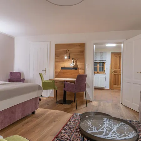 Modernes In Altem Apartment