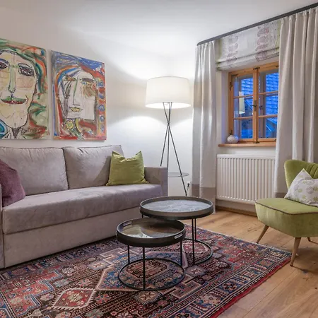 Modernes In Altem Apartment