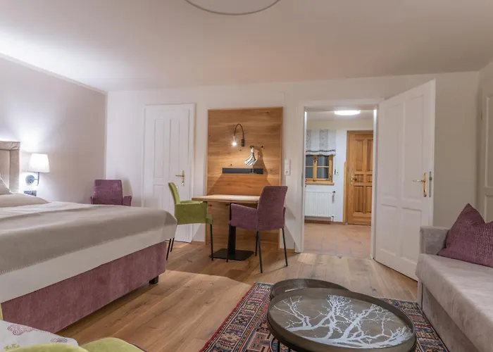 Modernes In Altem شقة