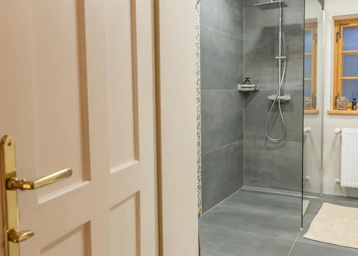 شقة Modernes In Altem *