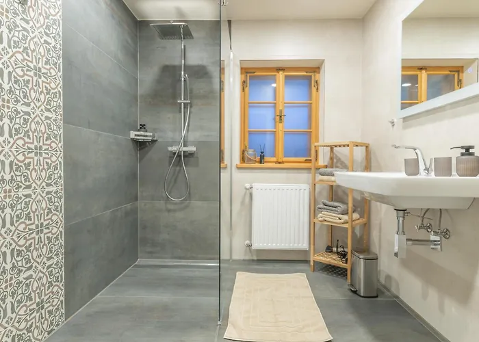 Modernes In Altem * Aflenz Kurort